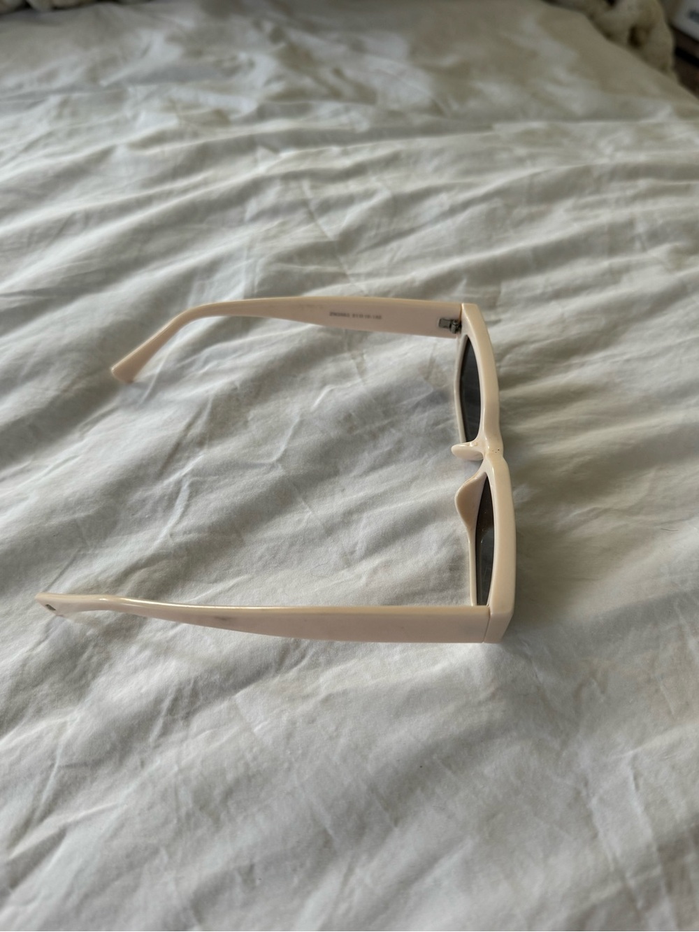 Princess Polly cat eye sunglasses - Picture 2 of 2